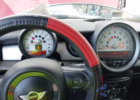 2013 Mini Hardtop Cooper z USA, uszkodzony, nr VIN WMWSU3C50DT677234